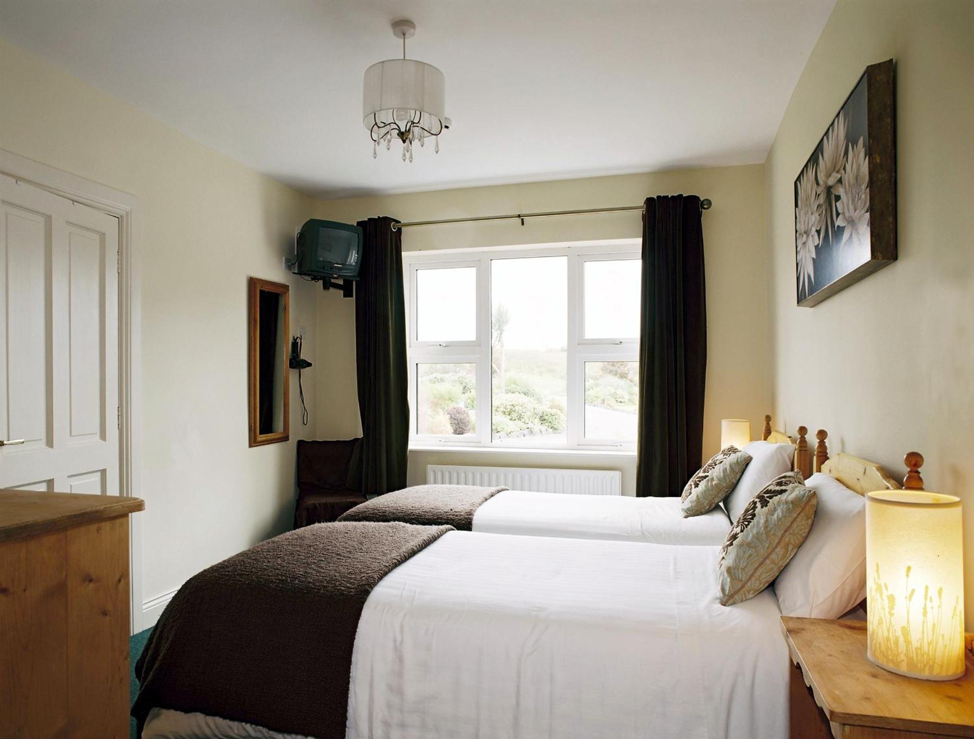 Greenlawn Lodge Лисдунварна Екстериор снимка