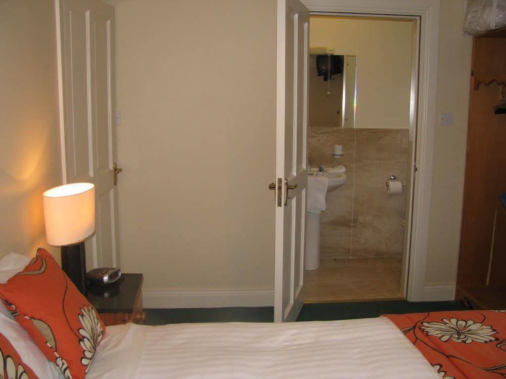 Greenlawn Lodge Лисдунварна Екстериор снимка